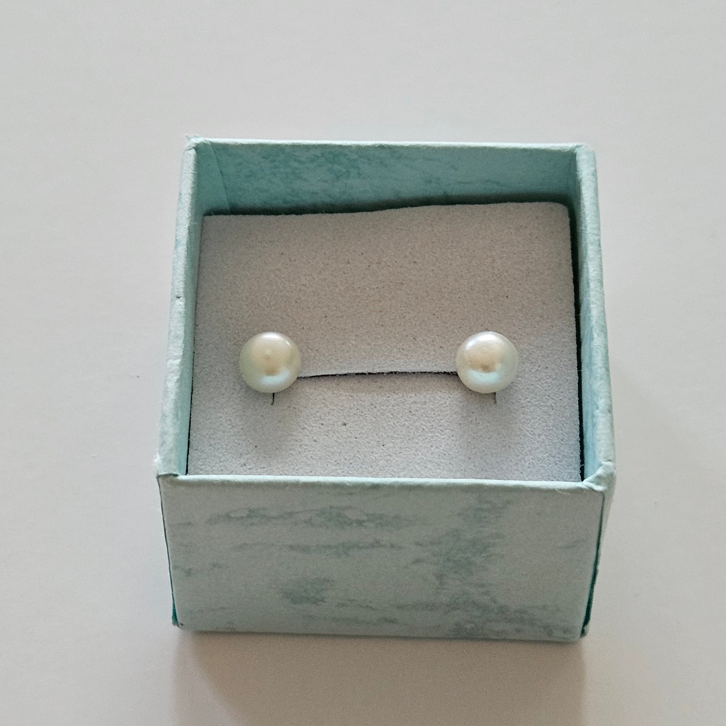 Classic Sophistication: Pearl Stud Earrings