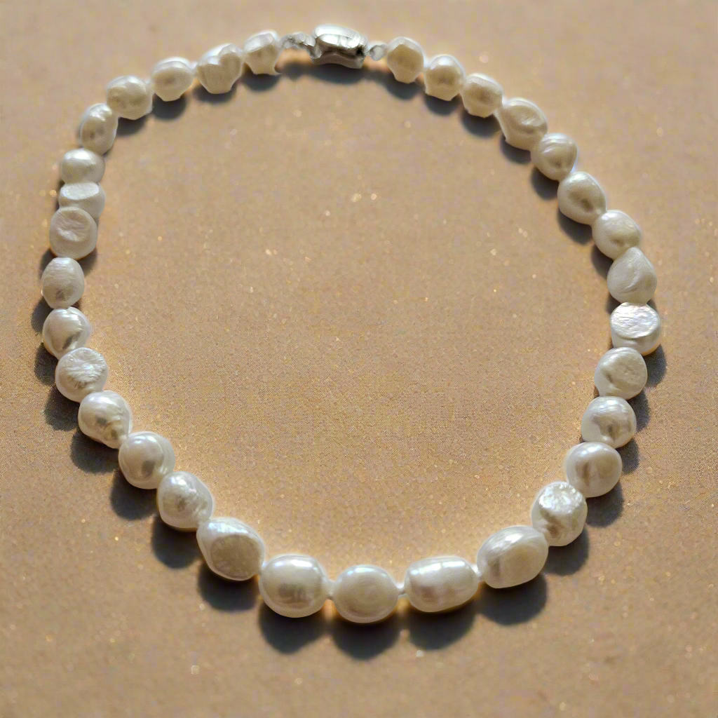 Cherished Elegance: A Baroque Pearl Choker Necklace, Timeless Sophistication